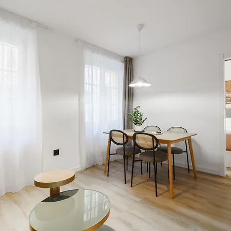 Limehome Malaga Calle Victoria Exterior photo