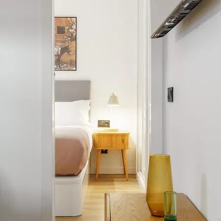 Limehome Malaga Calle Victoria Room photo