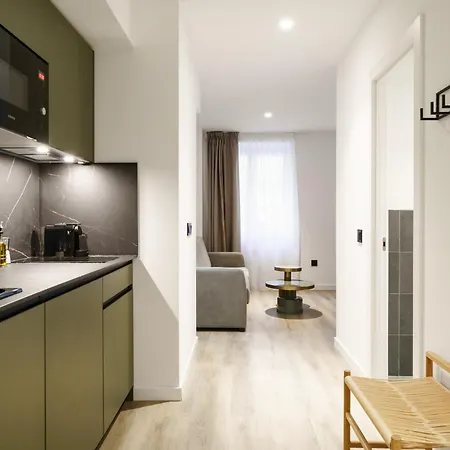 Limehome Malaga Calle Victoria Exterior photo