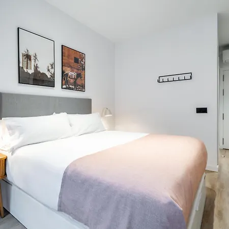 Limehome Malaga Calle Victoria Room photo