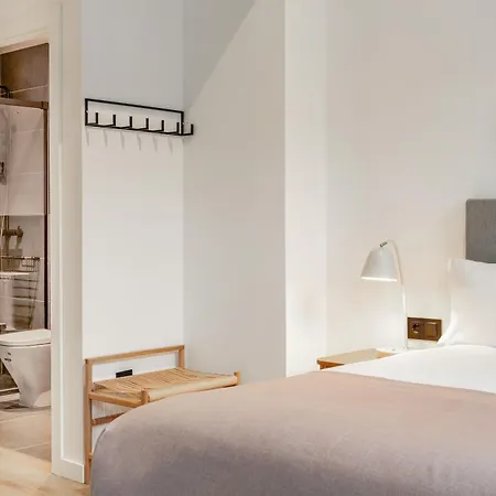 Limehome Malaga Calle Victoria Room photo