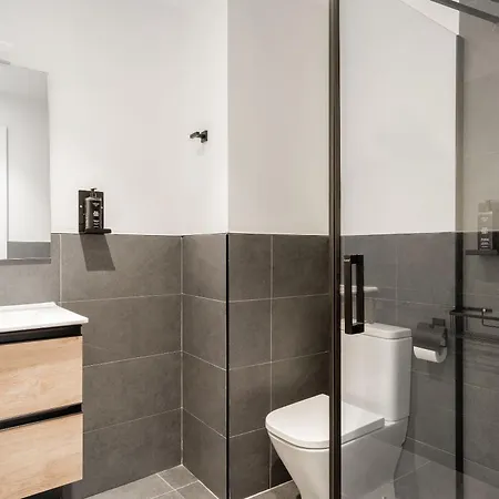 Limehome Malaga Calle Victoria Room photo